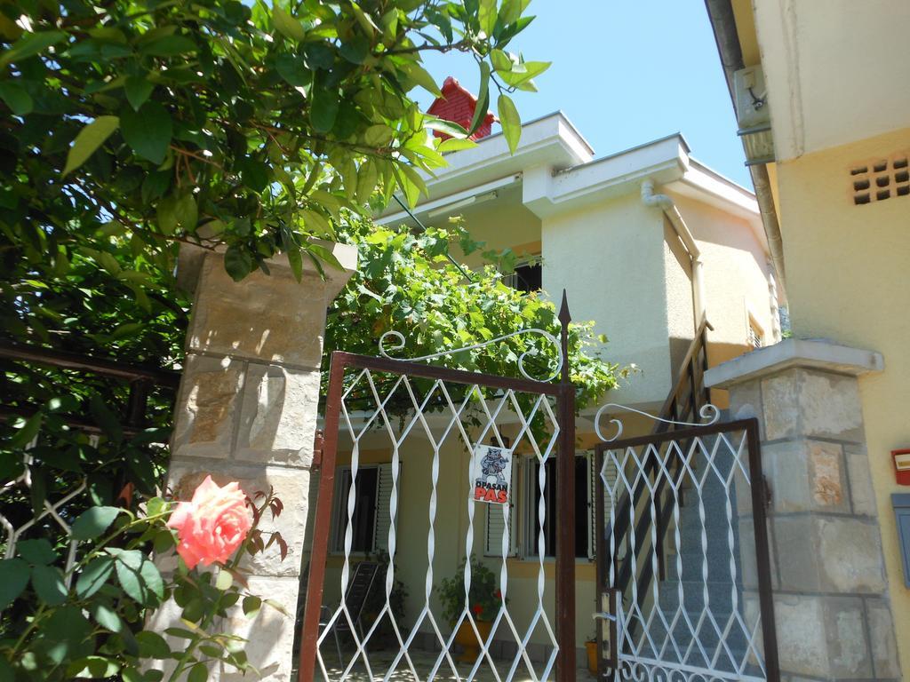 Lorena Rooms Risan Exterior photo