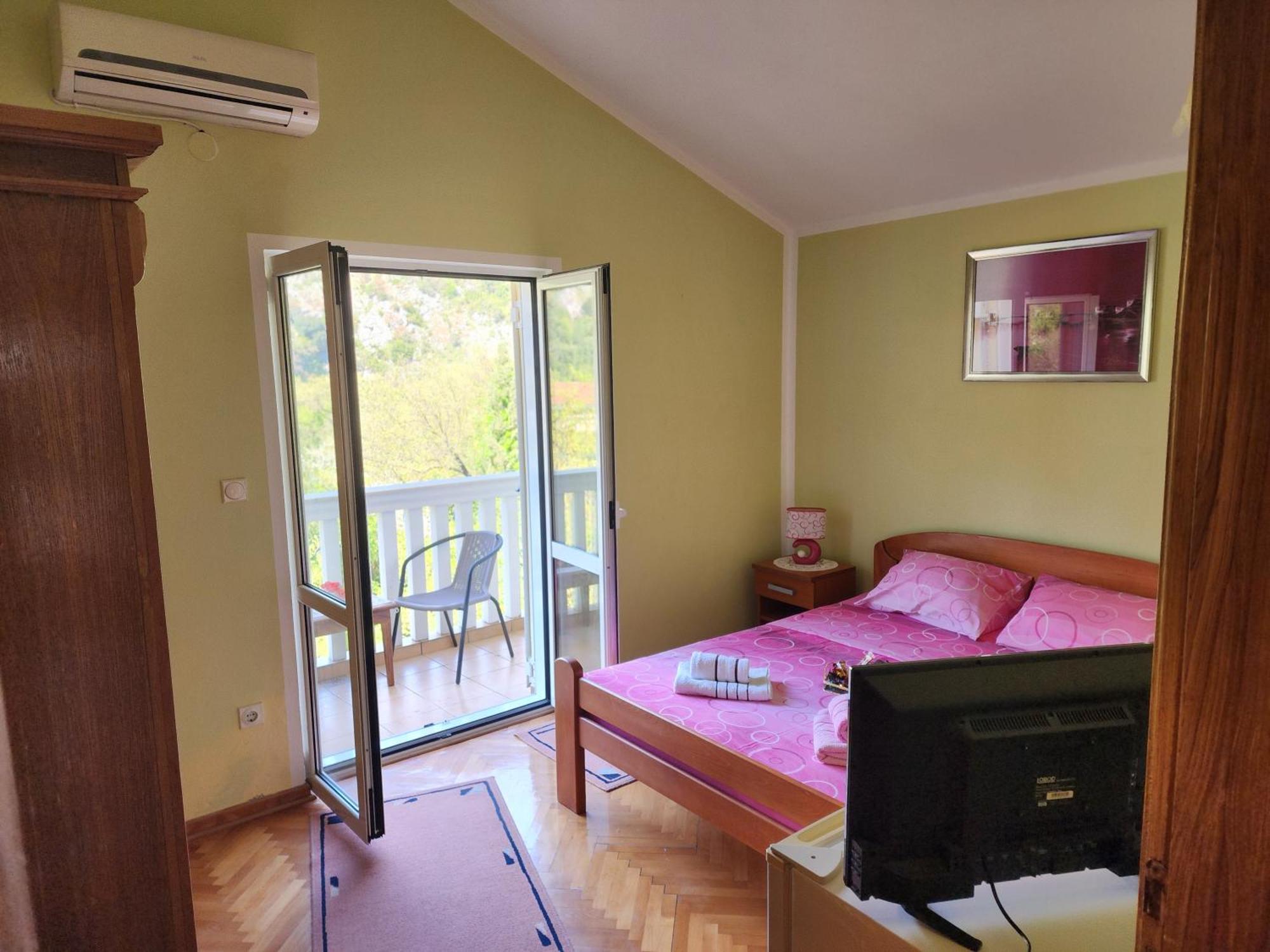 Lorena Rooms Risan Exterior photo