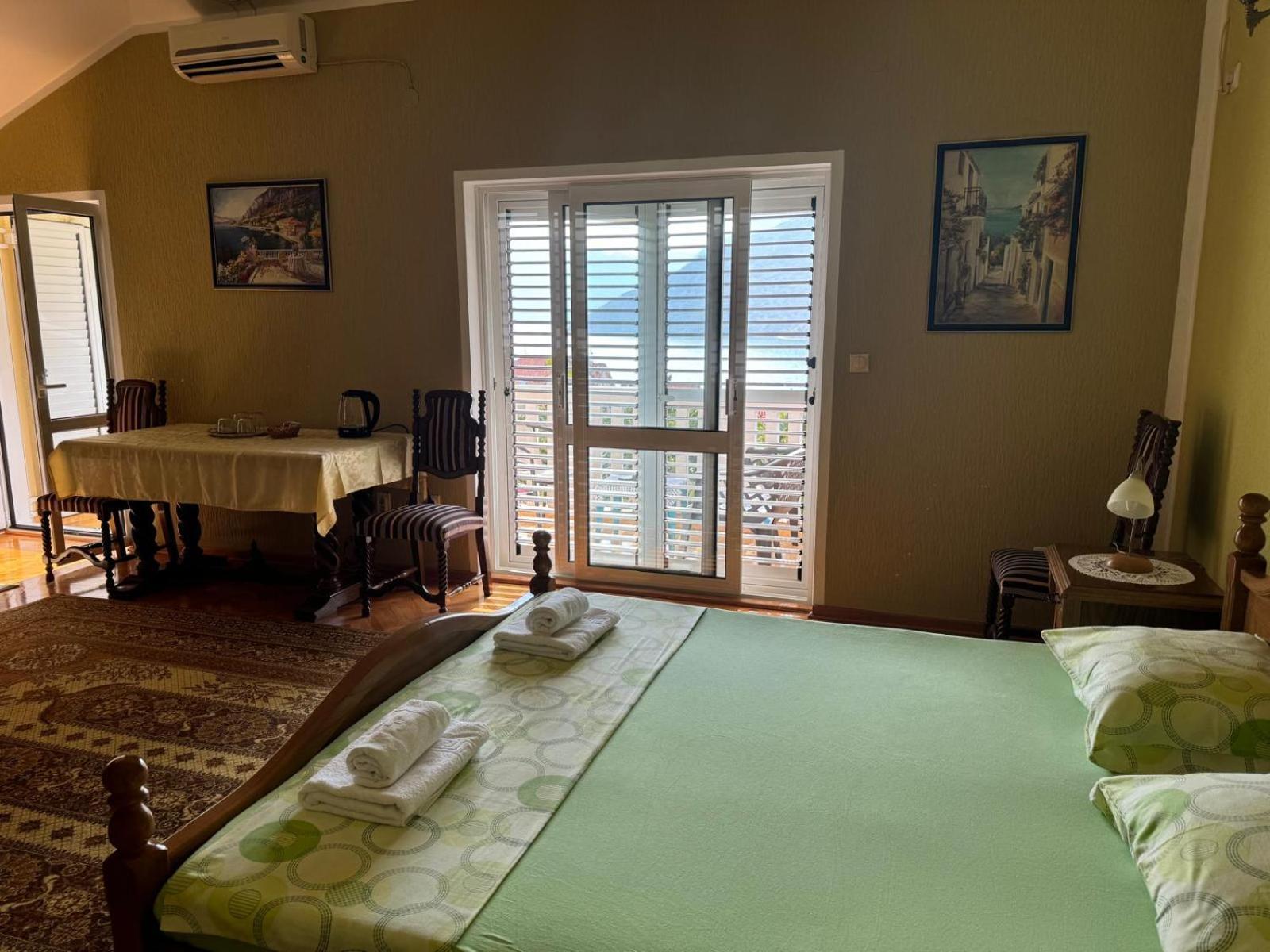 Lorena Rooms Risan Exterior photo