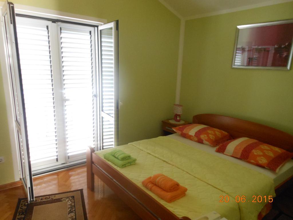 Lorena Rooms Risan Exterior photo