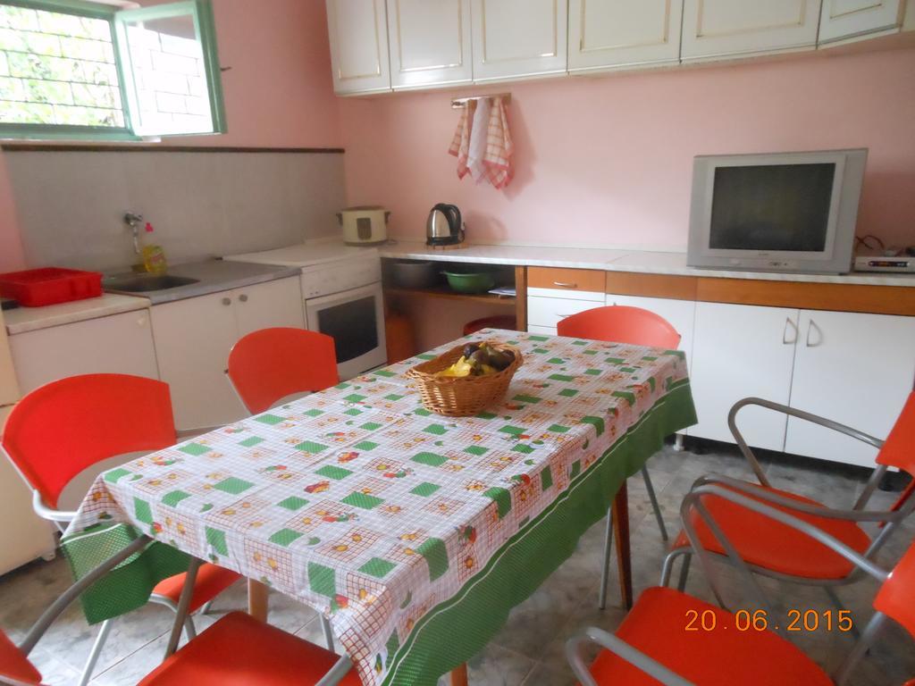 Lorena Rooms Risan Exterior photo