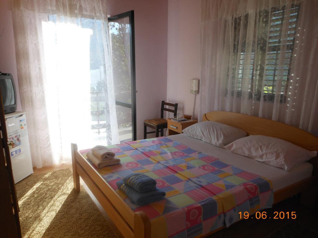 Lorena Rooms Risan Exterior photo